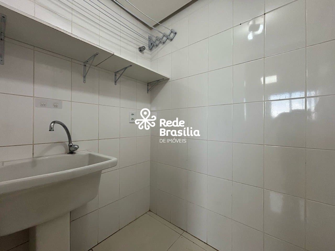 Imagem da propriedade EL2590 2