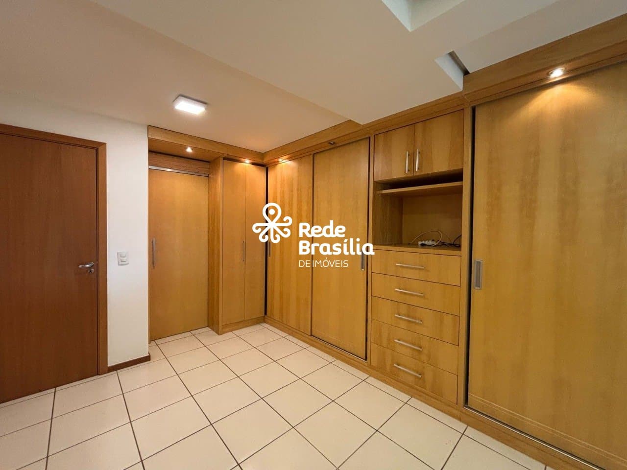 Imagem da propriedade EL2590 13