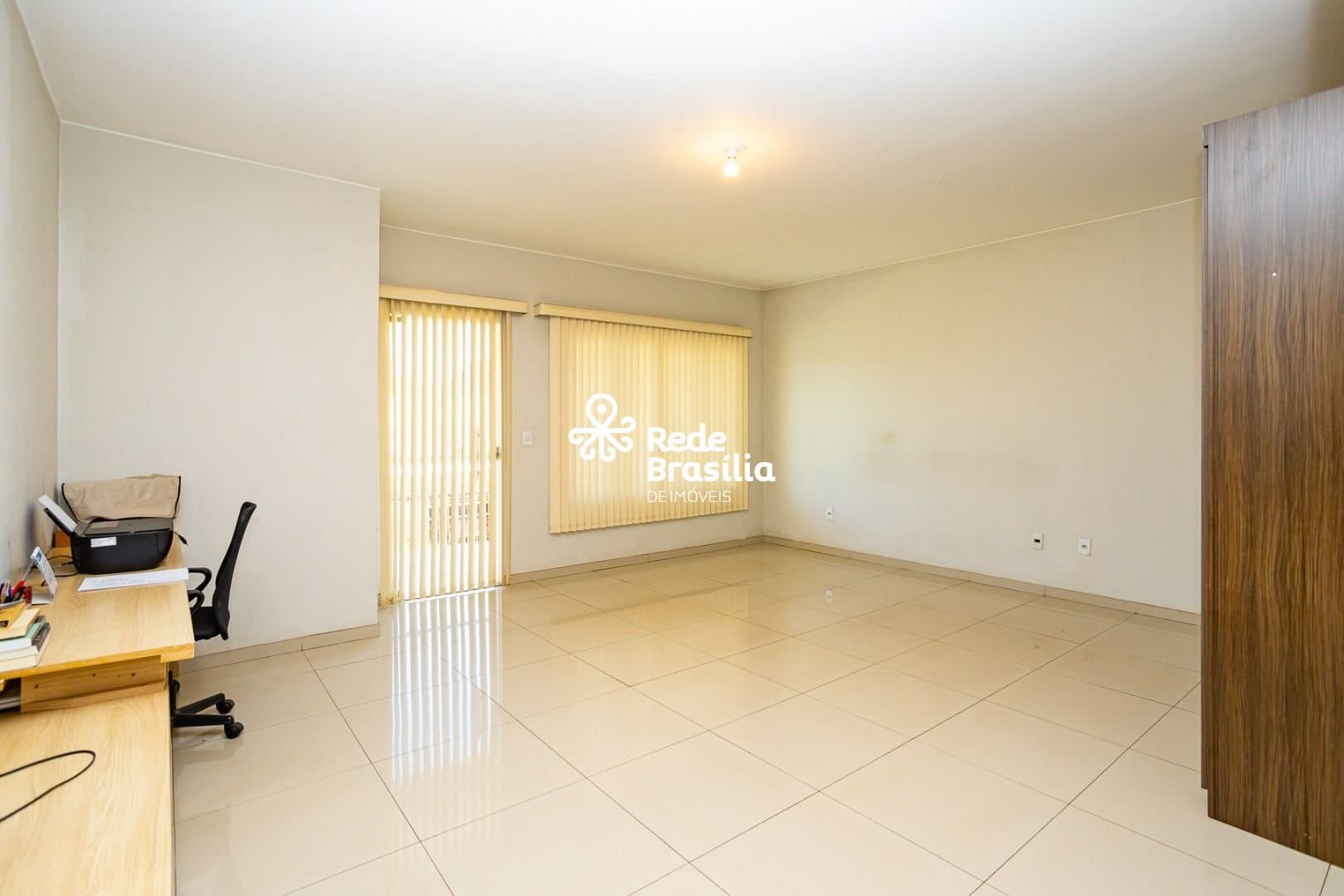 Imagem da propriedade UB1330 13