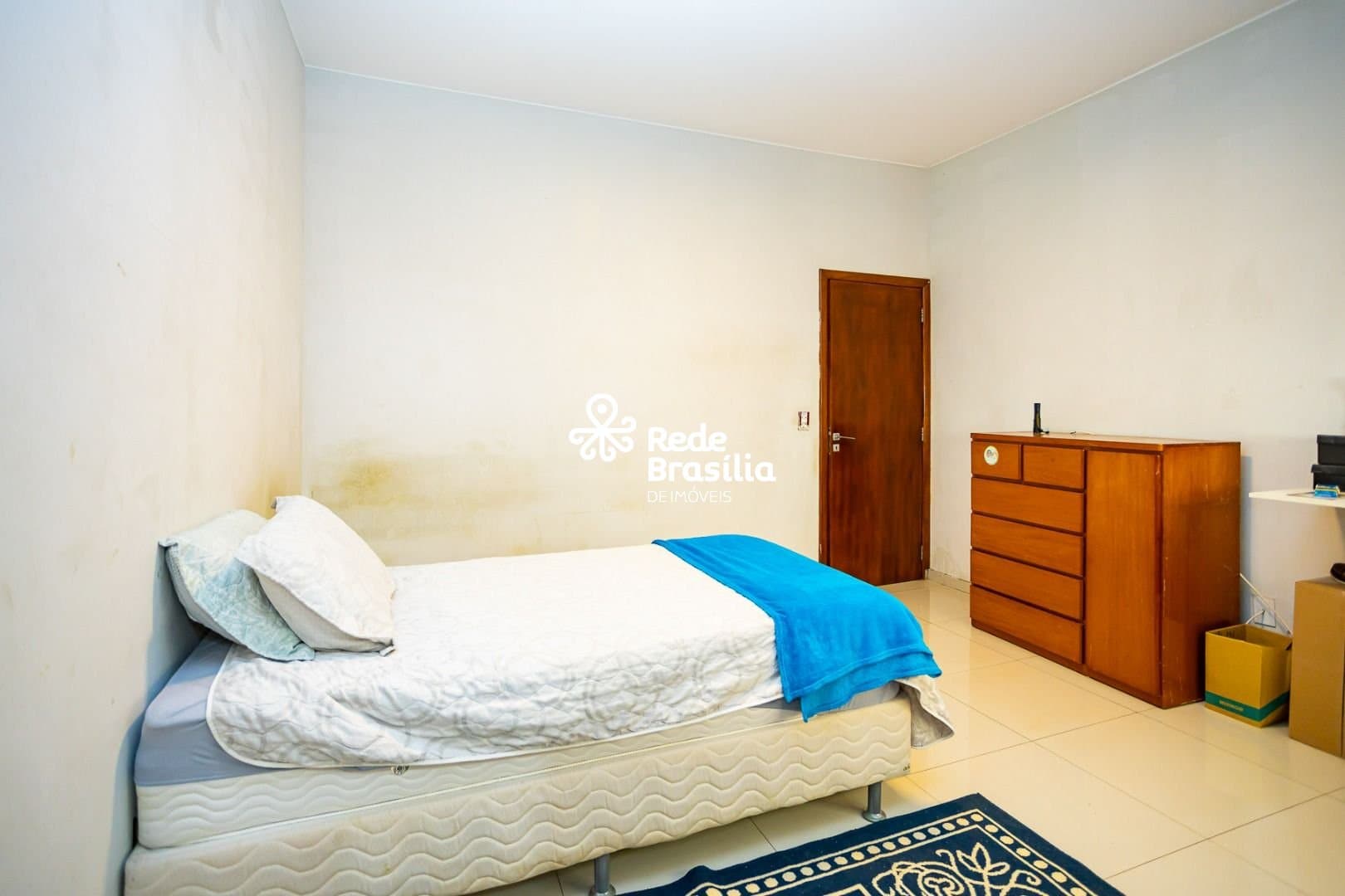 Imagem da propriedade UB1330 28