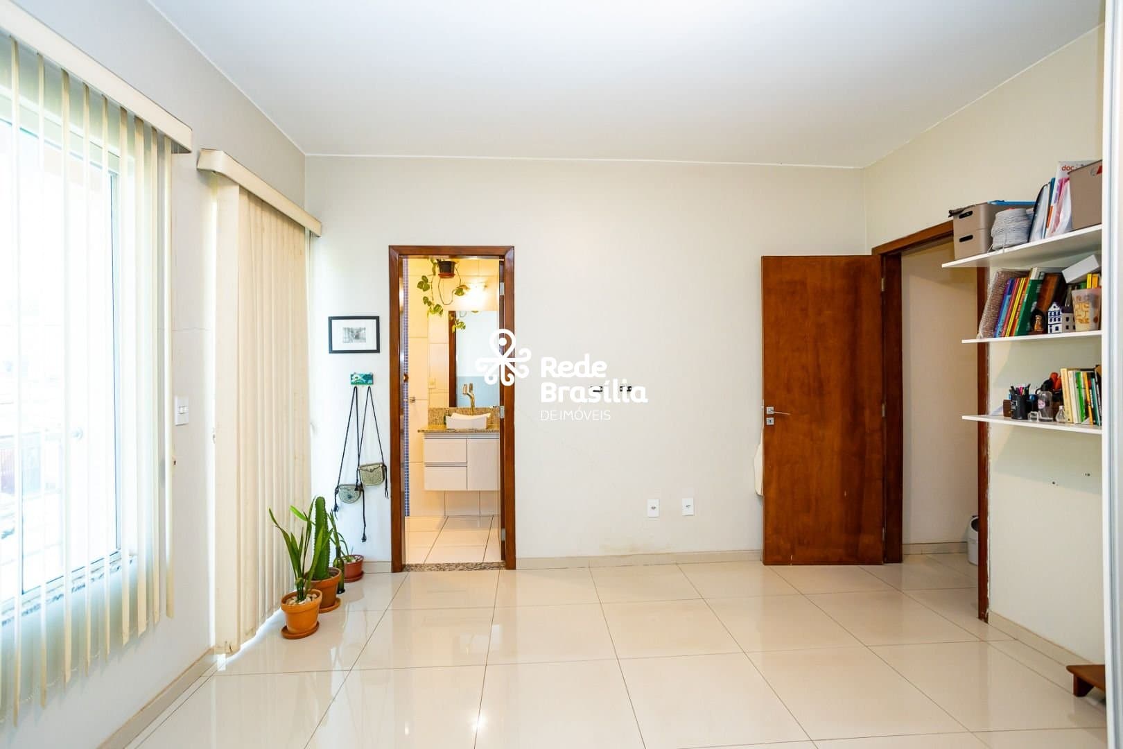 Imagem da propriedade UB1330 7