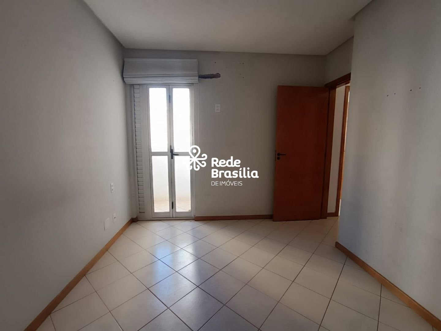 Imagem da propriedade UB1344 23