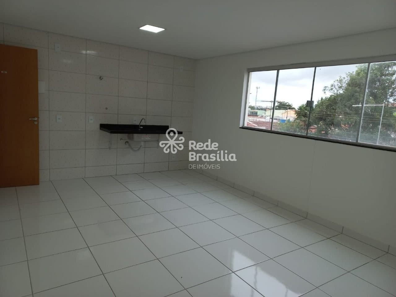 Imagem da propriedade UB82 18