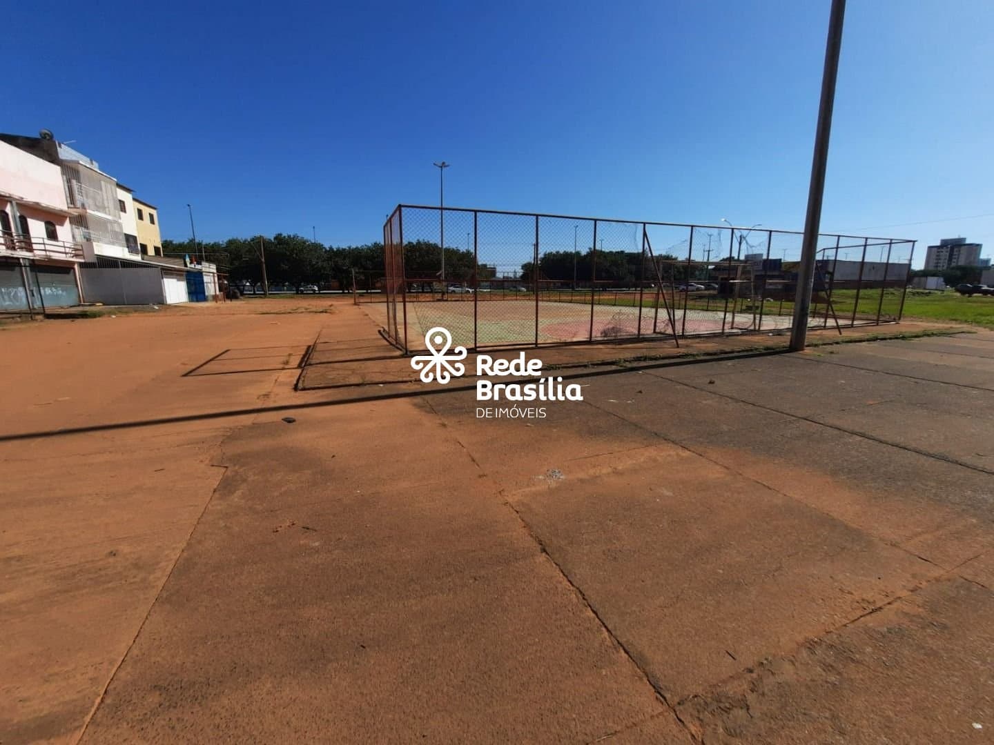 Imagem da propriedade UB530 23